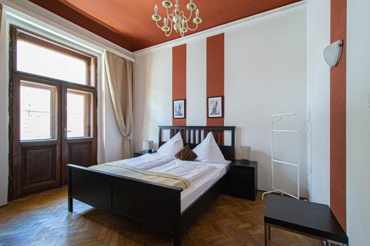 For Celebrations Spacious 3bdr With Balcony Appartamento Praga