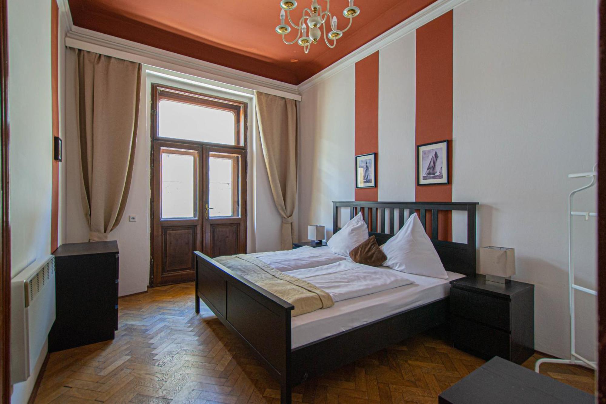 Appartamento For Celebrations Spacious 3bdr With Balcony Praga