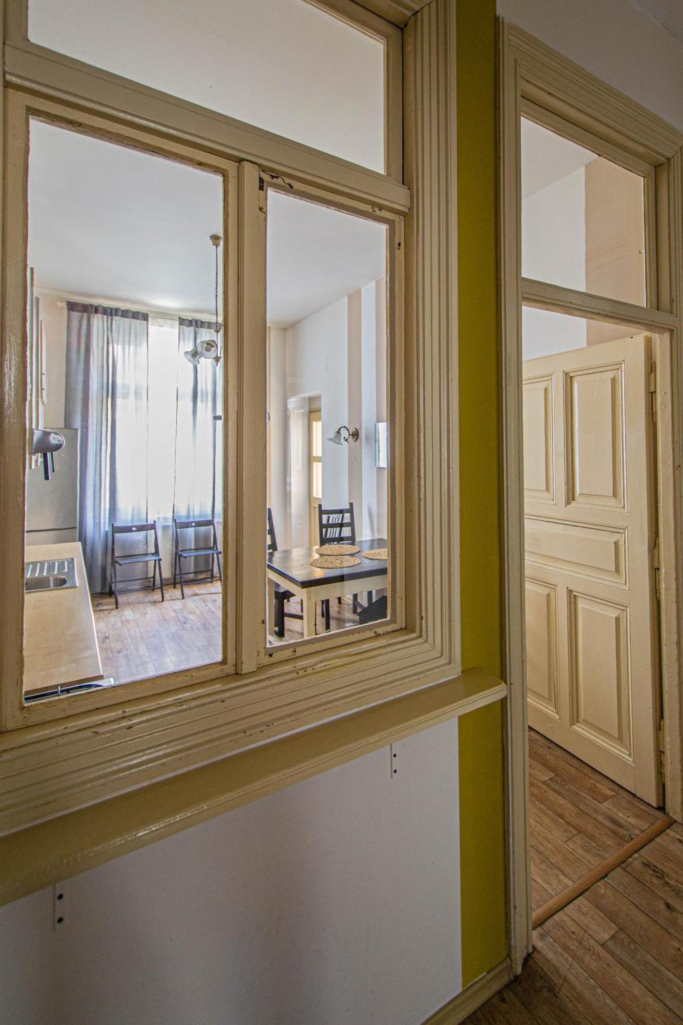 For Celebrations Spacious 3bdr With Balcony Praga