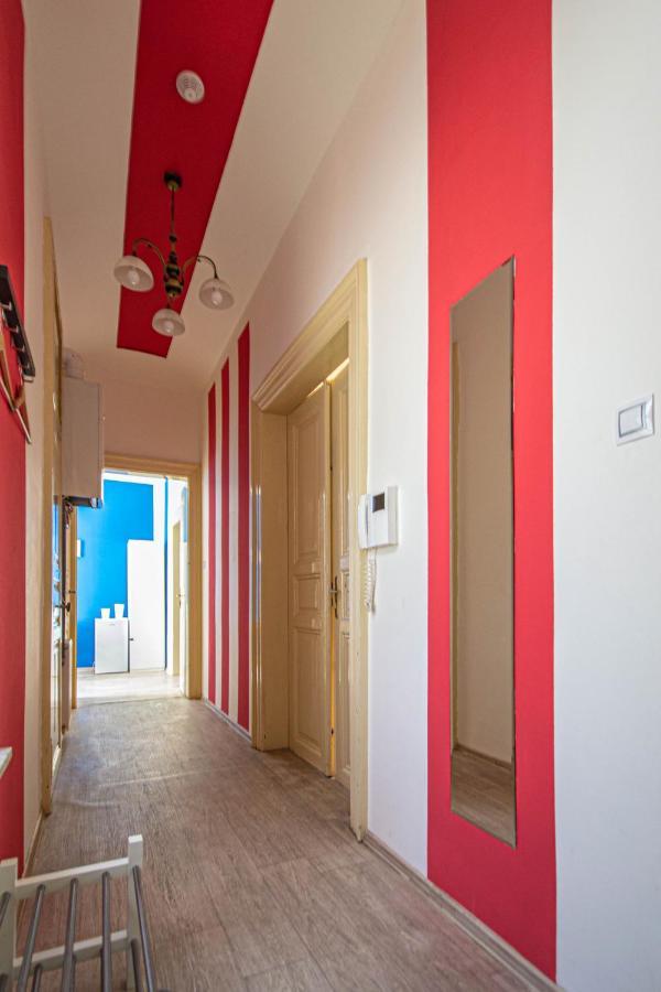 For Celebrations Spacious 3bdr With Balcony Appartamento Praga