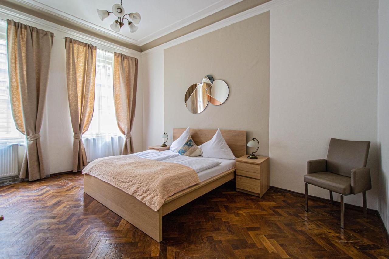 For Celebrations Spacious 3bdr With Balcony * Praga