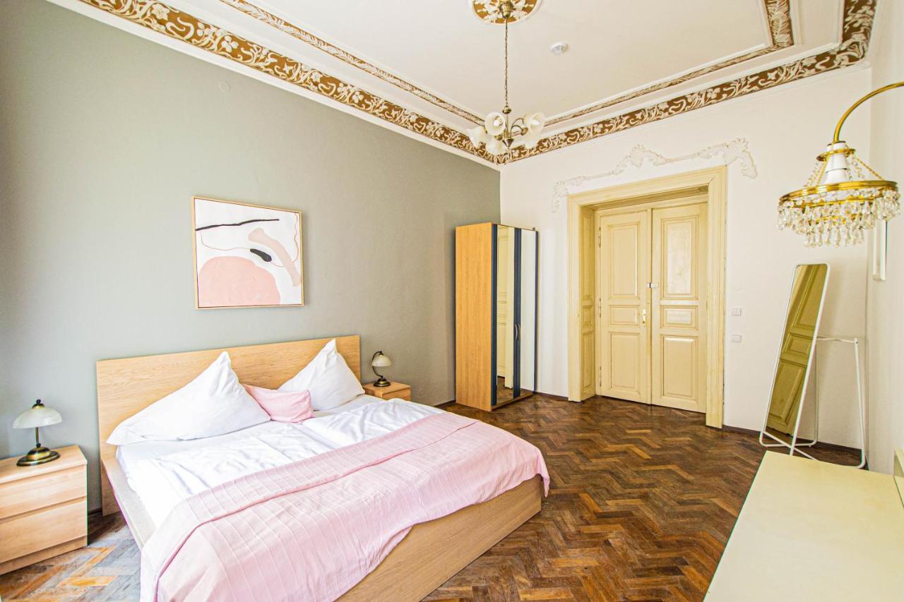 For Celebrations Spacious 3bdr With Balcony * Praga