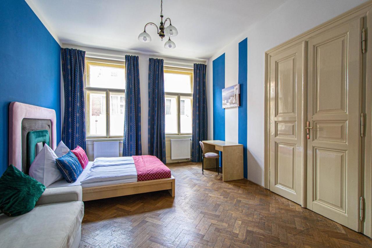 Appartamento For Celebrations Spacious 3bdr With Balcony Praga