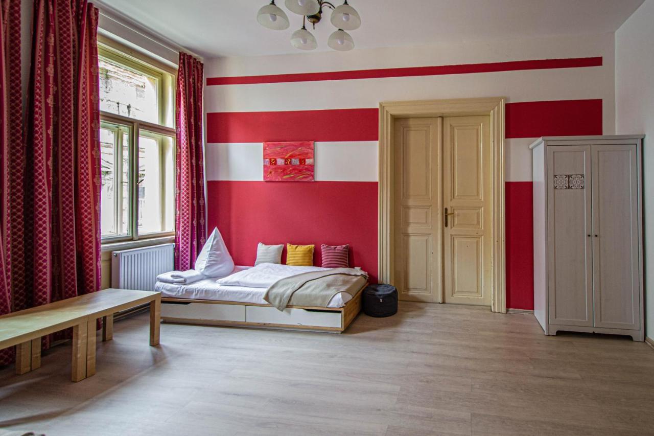 For Celebrations Spacious 3bdr With Balcony Appartamento Praga